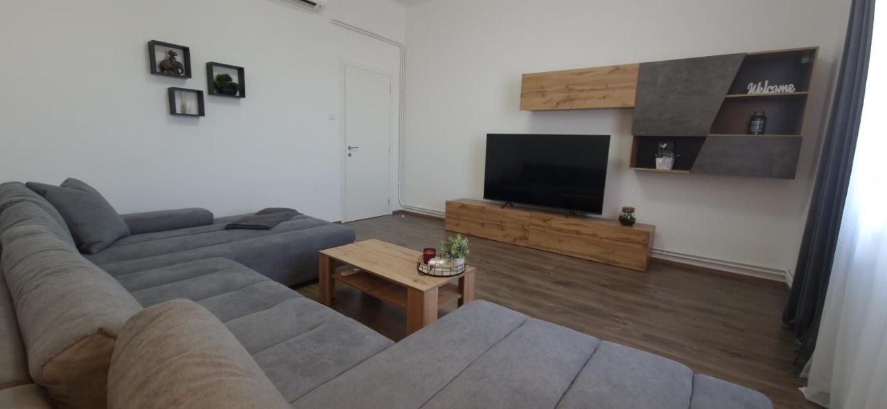 Mc Centar Apartman Apartment Pula Exterior photo